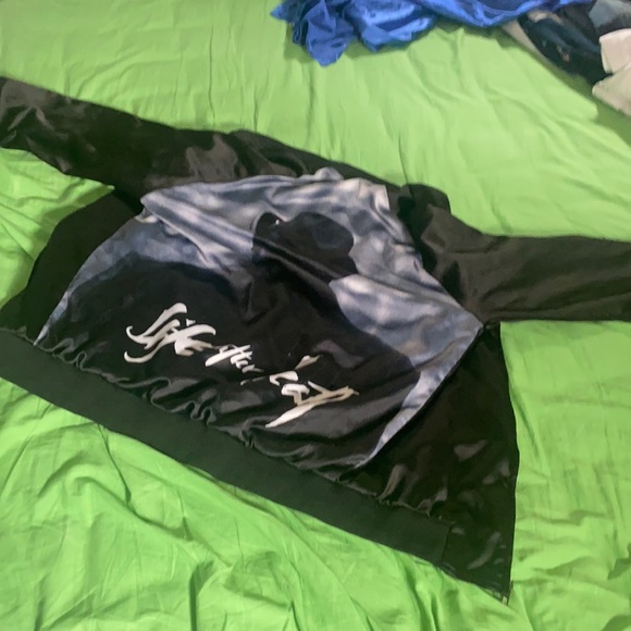 Jacket - Picture 1 of 2